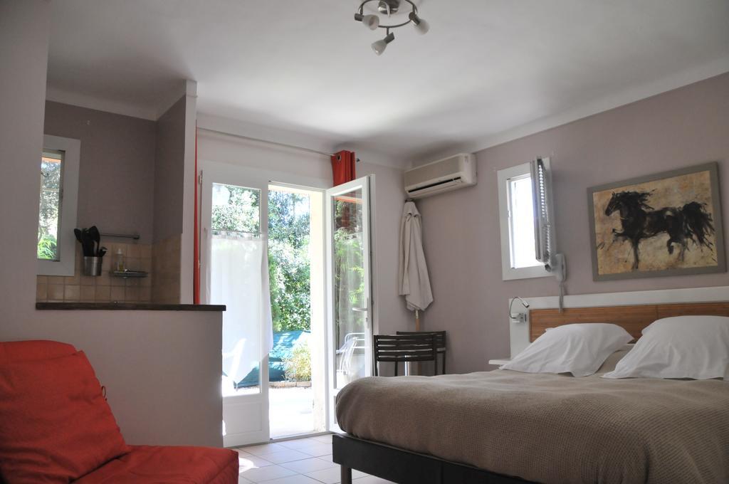 Athena Motel Сен-Глф Экстерьер фото